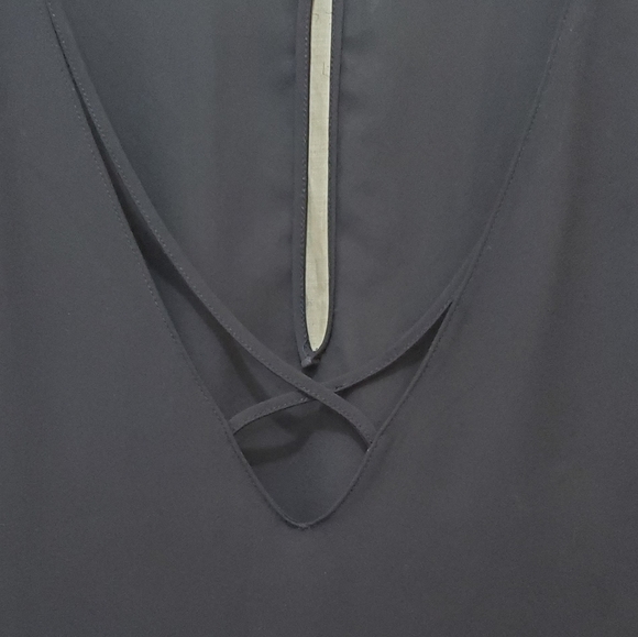 LUSH Women's V-neck with Criss-cross Tie Tunic - Picture 5 of 7